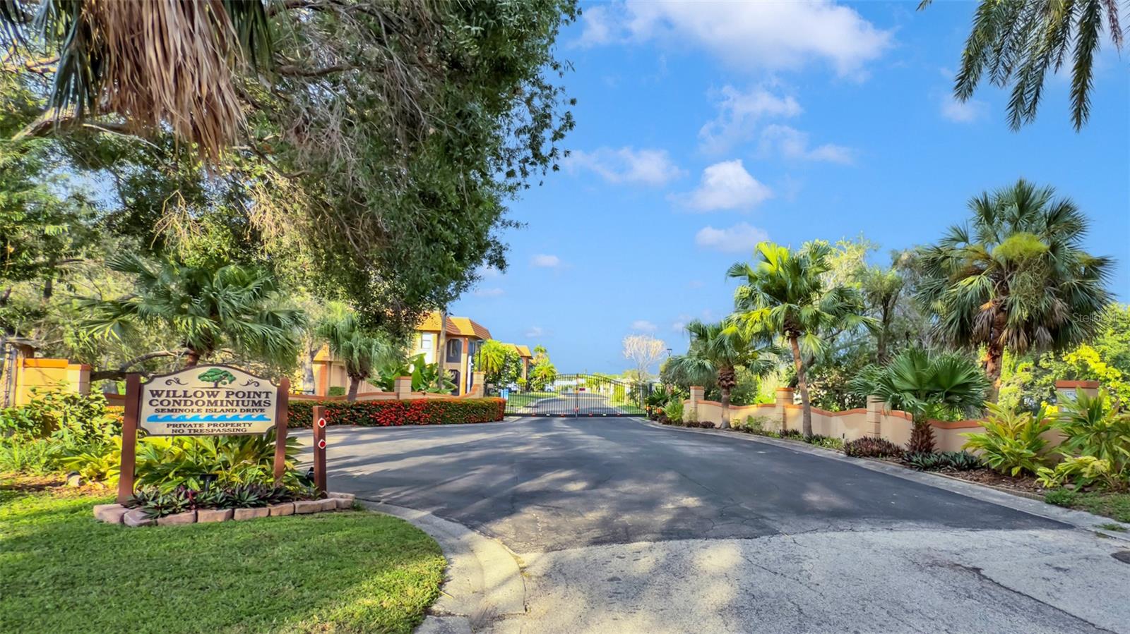 Image 31 of 39 For 10192 Seminole Island Drive