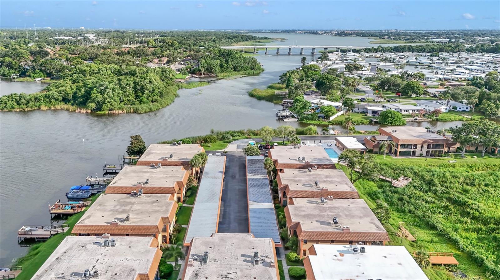 Image 35 of 39 For 10192 Seminole Island Drive