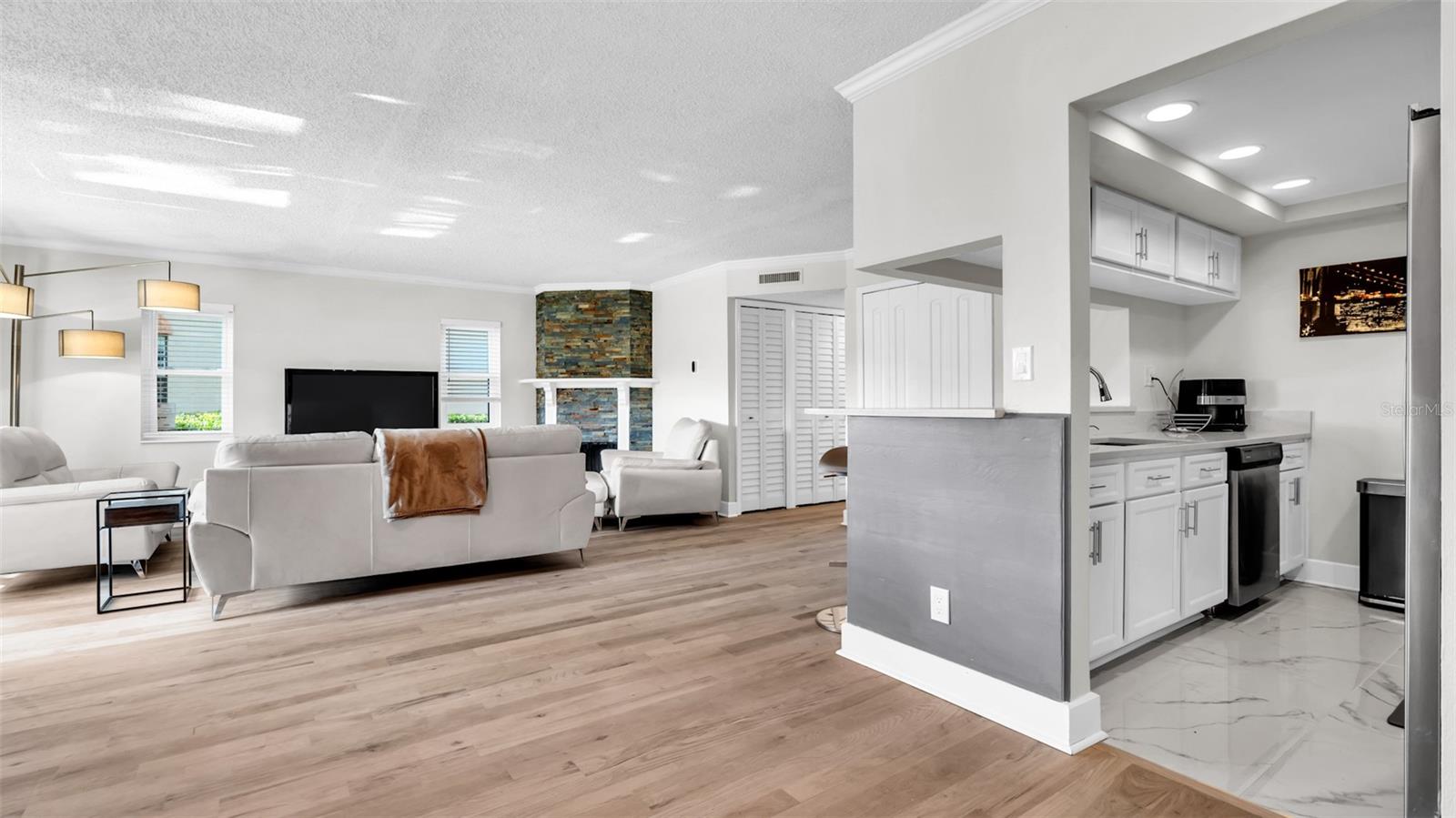 Image 7 of 39 For 10192 Seminole Island Drive