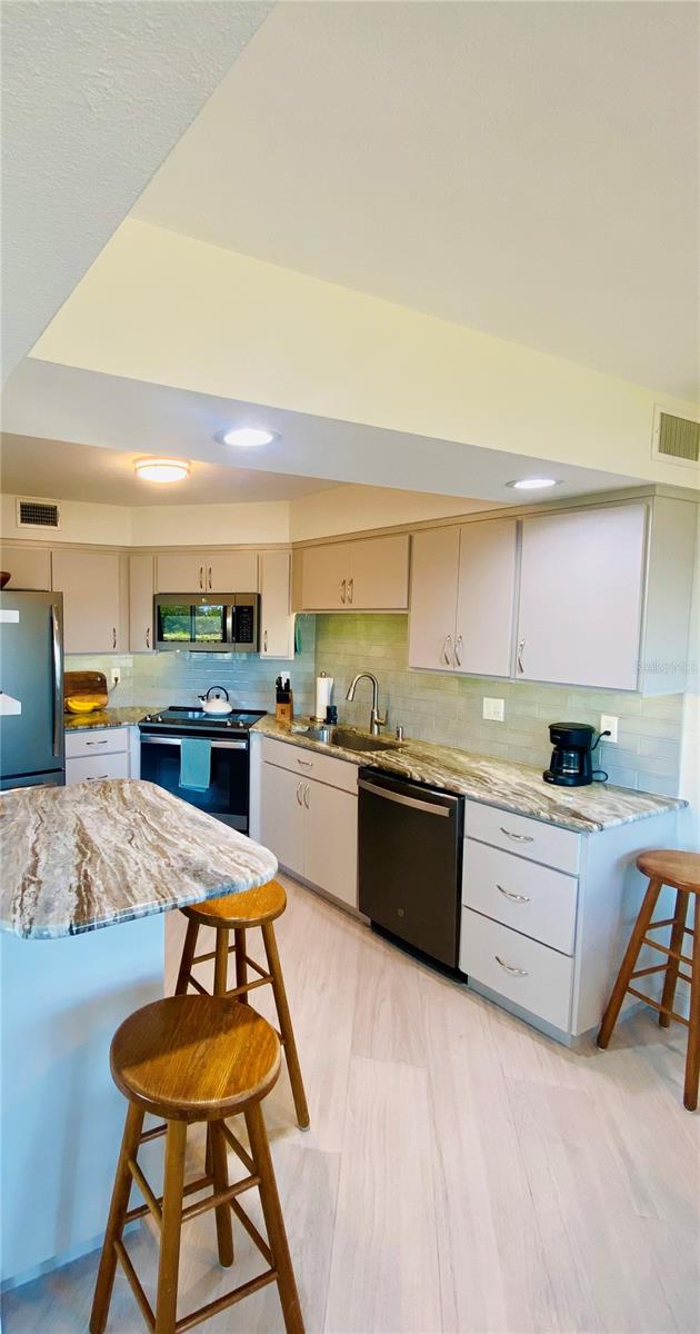 Image 14 of 27 For 1515 Pinellas Bayway S 1