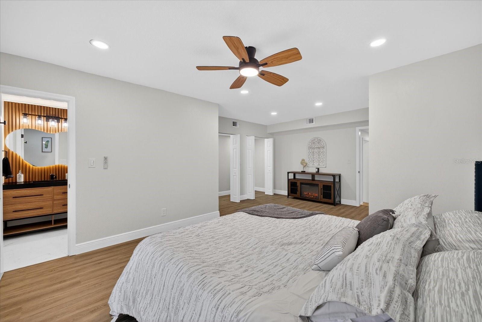 Image 38 of 69 For 10709 Dowry Avenue