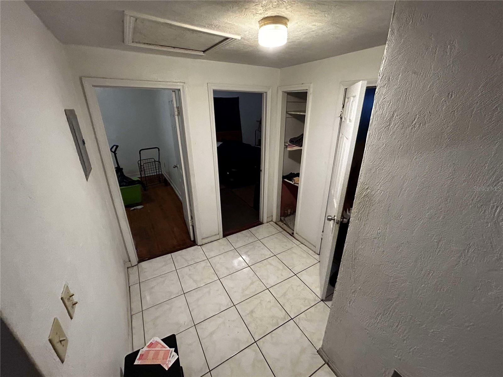 Image 11 of 54 For 415 Model Street