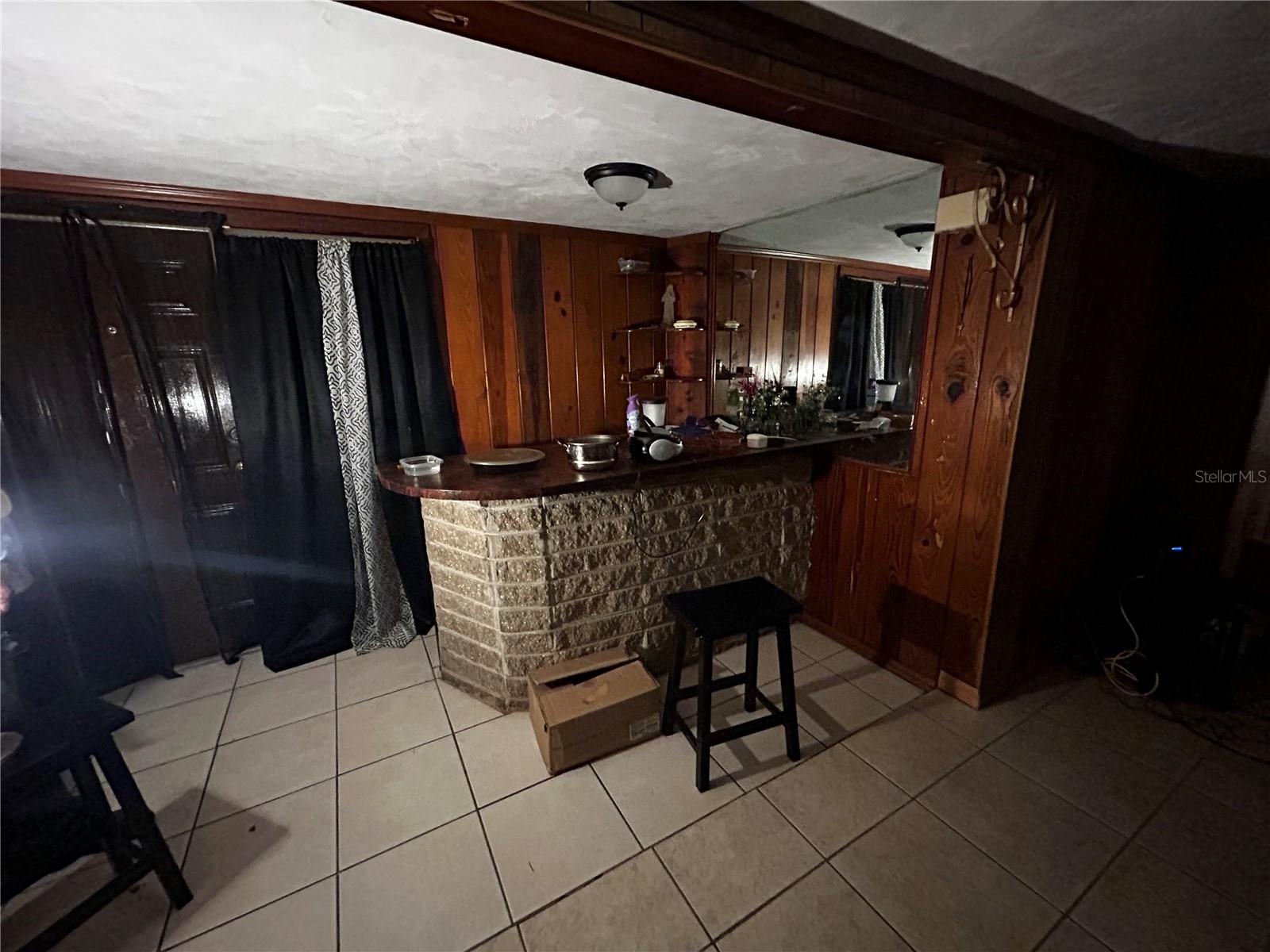 Image 14 of 54 For 415 Model Street