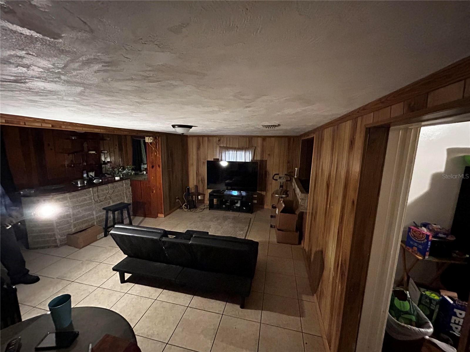 Image 16 of 54 For 415 Model Street