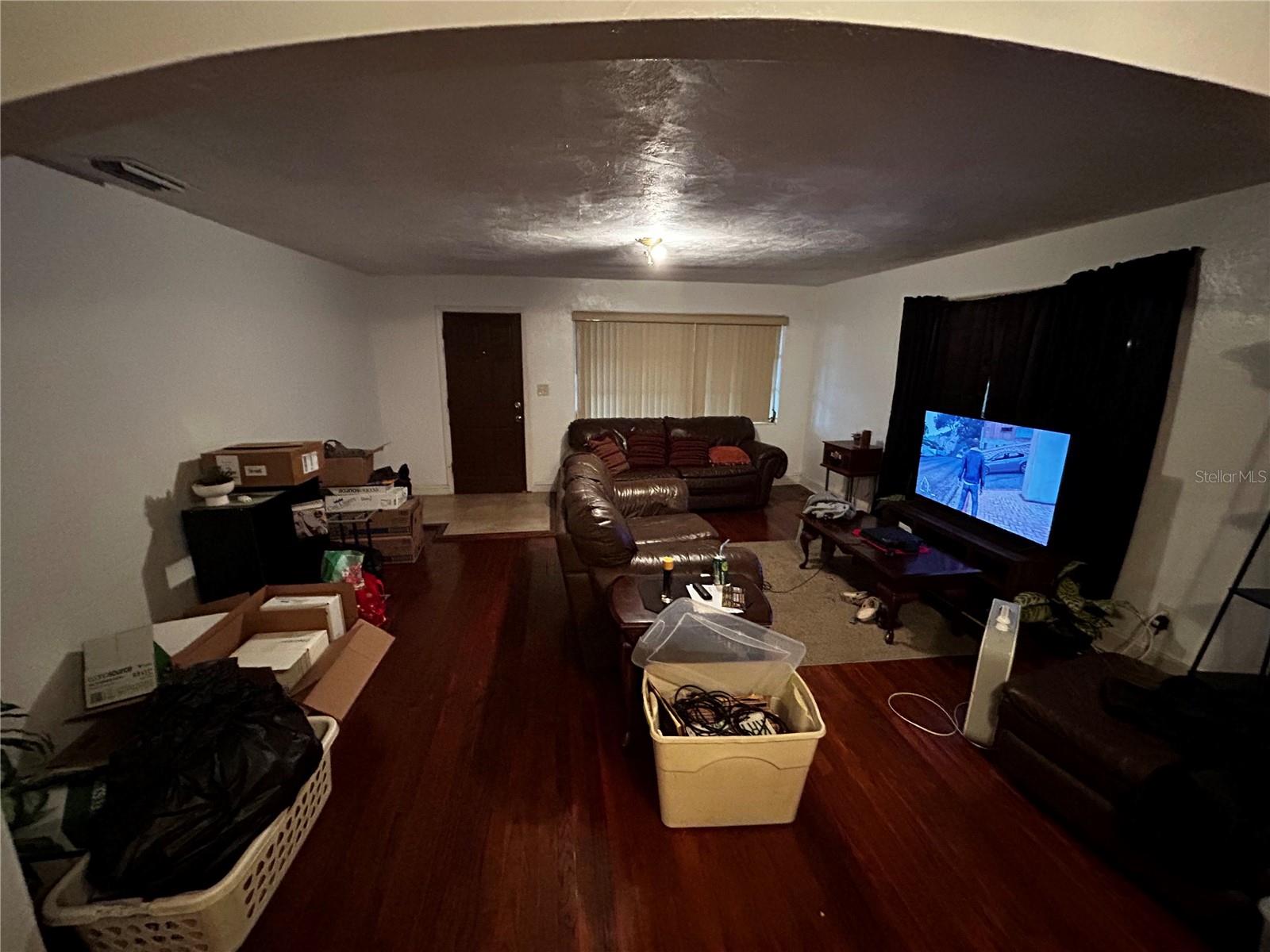 Image 23 of 54 For 415 Model Street