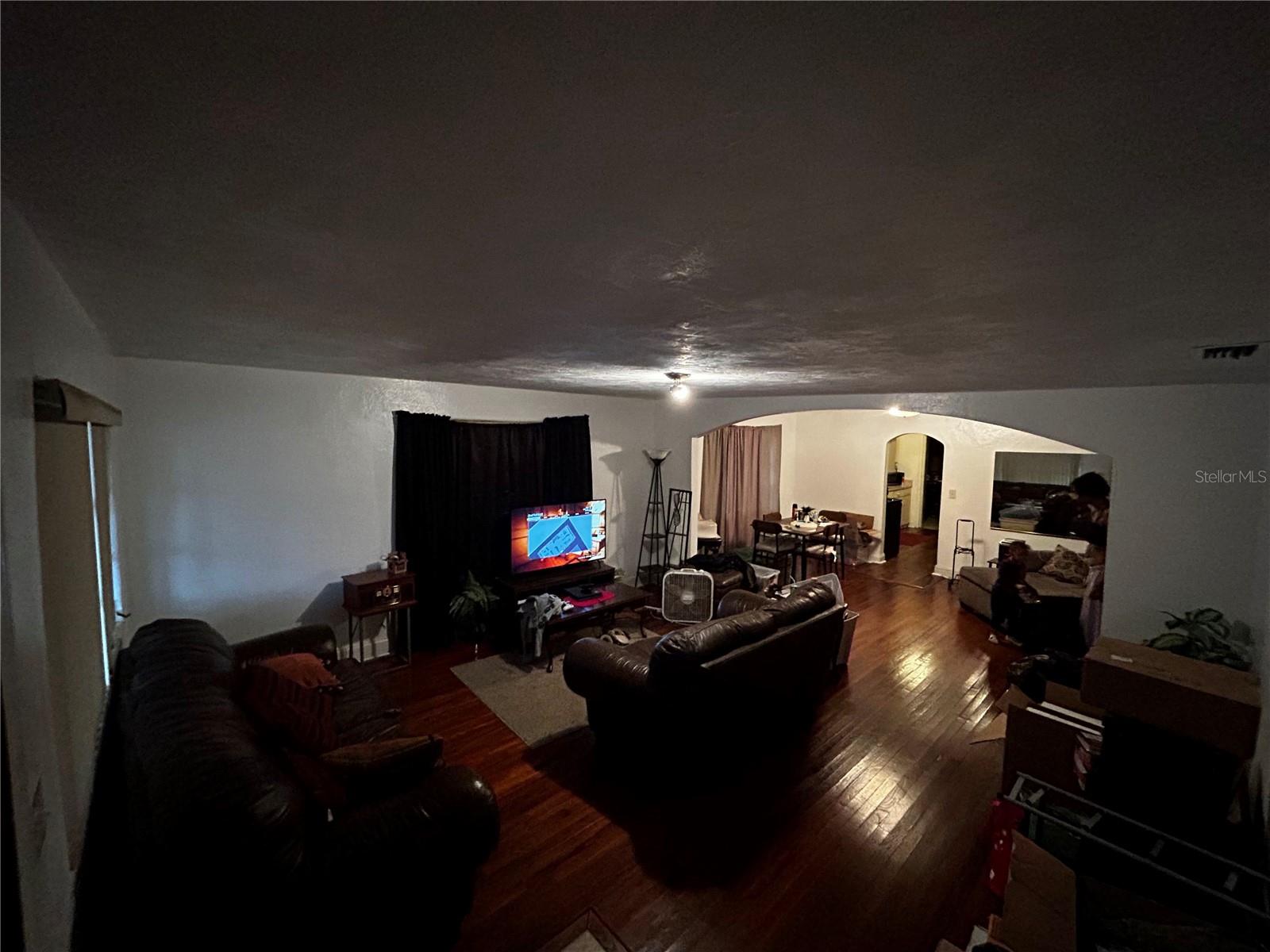 Image 24 of 54 For 415 Model Street