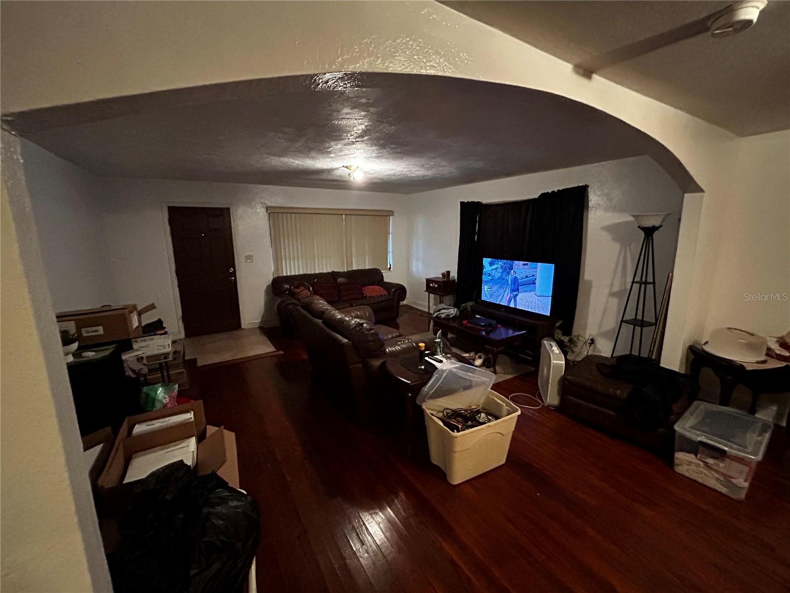 Image 25 of 54 For 415 Model Street