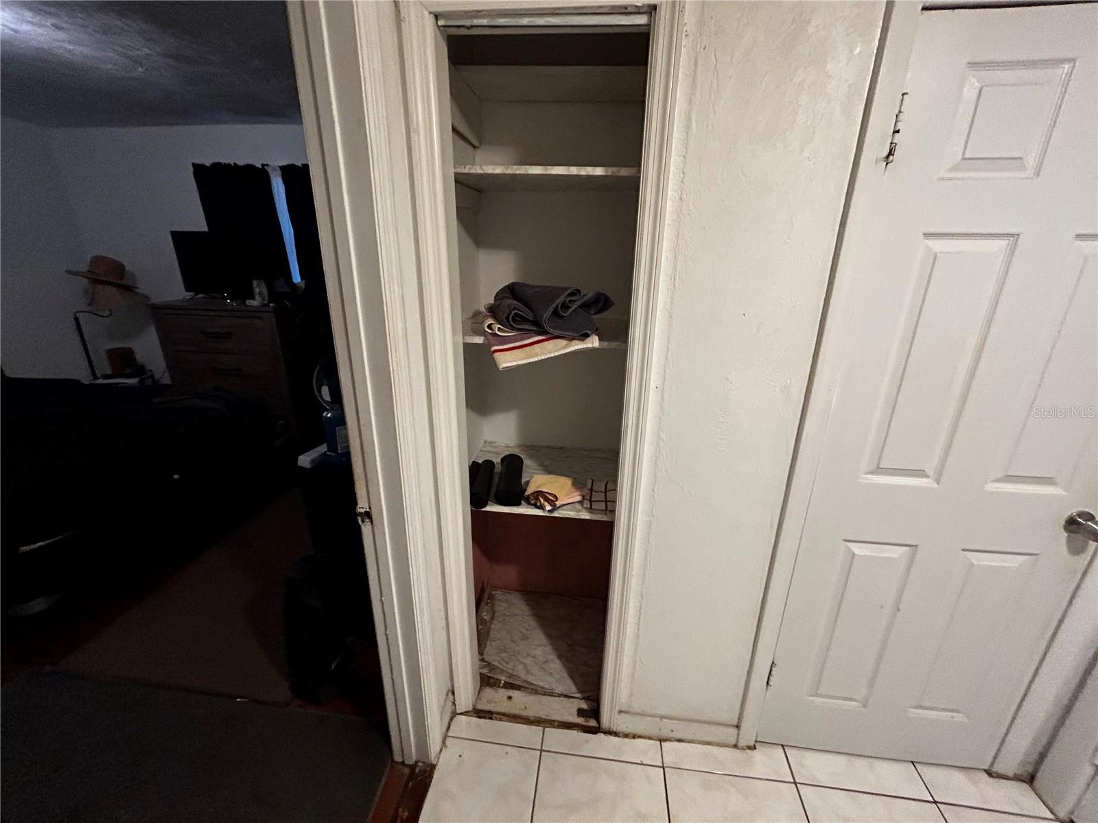 Image 30 of 54 For 415 Model Street