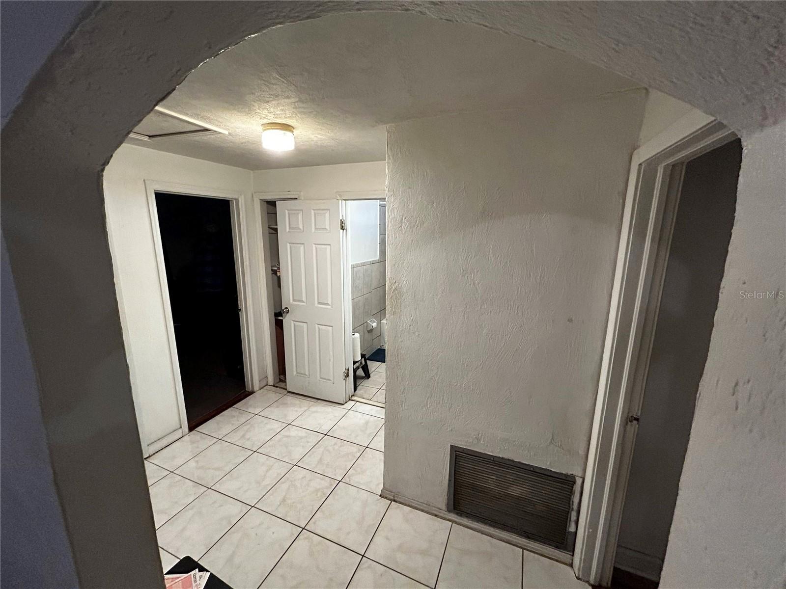 Image 9 of 54 For 415 Model Street