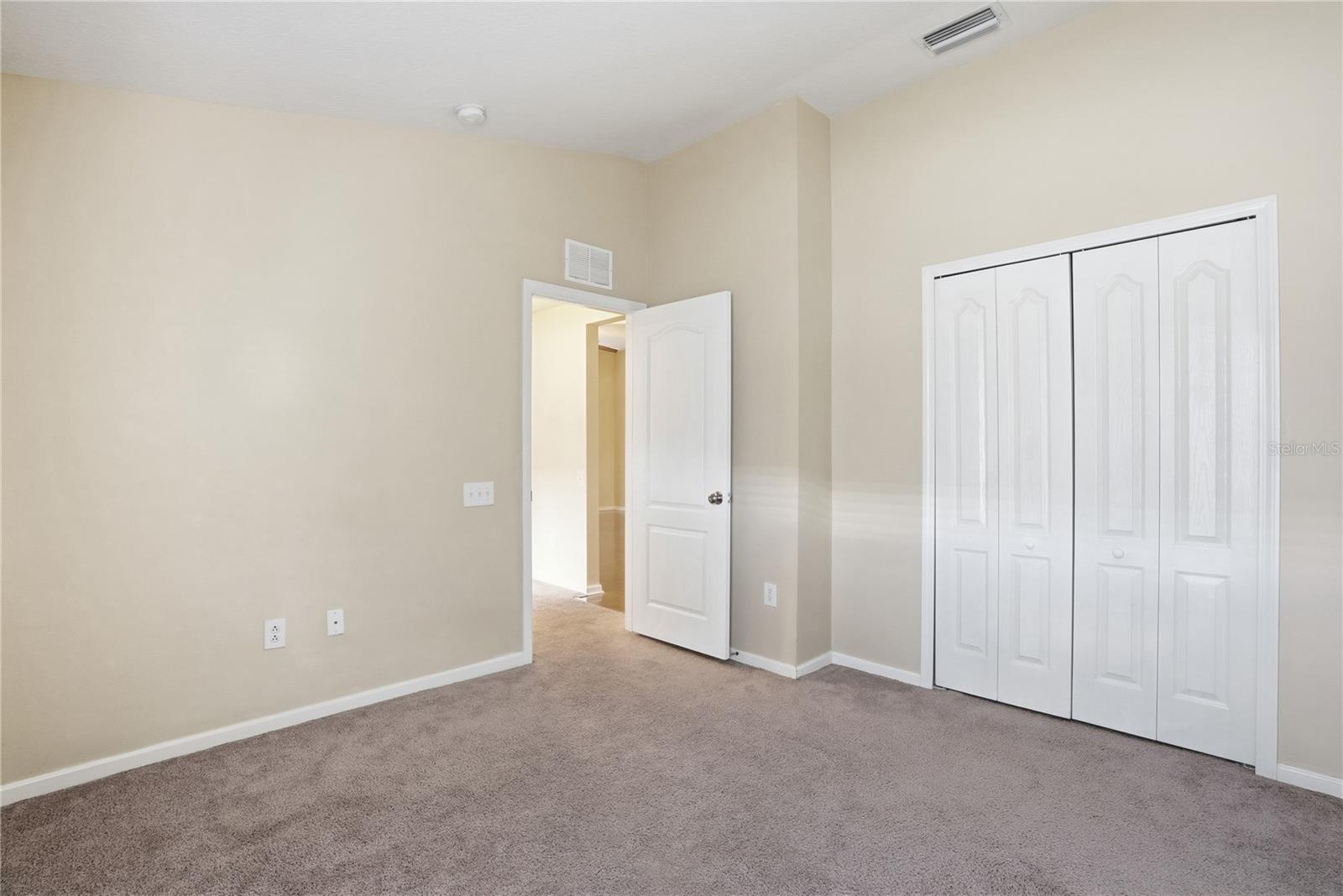 Image 17 of 23 For 30525 Lanesborough Circle