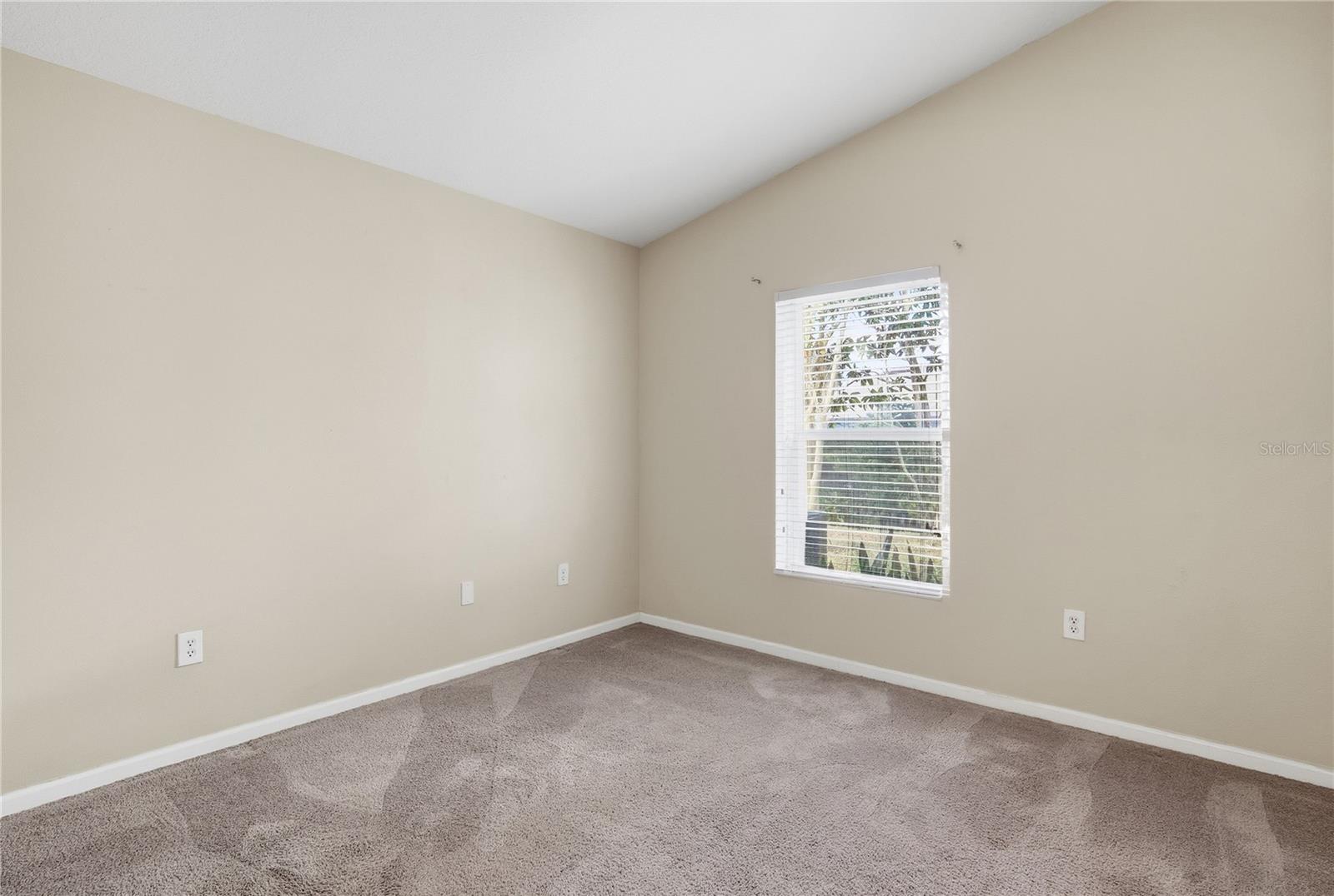 Image 18 of 23 For 30525 Lanesborough Circle
