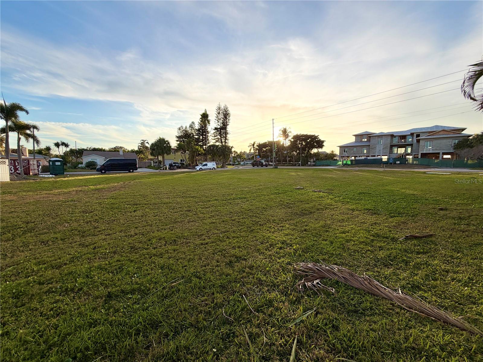 Image 12 of 20 For  4th Street  