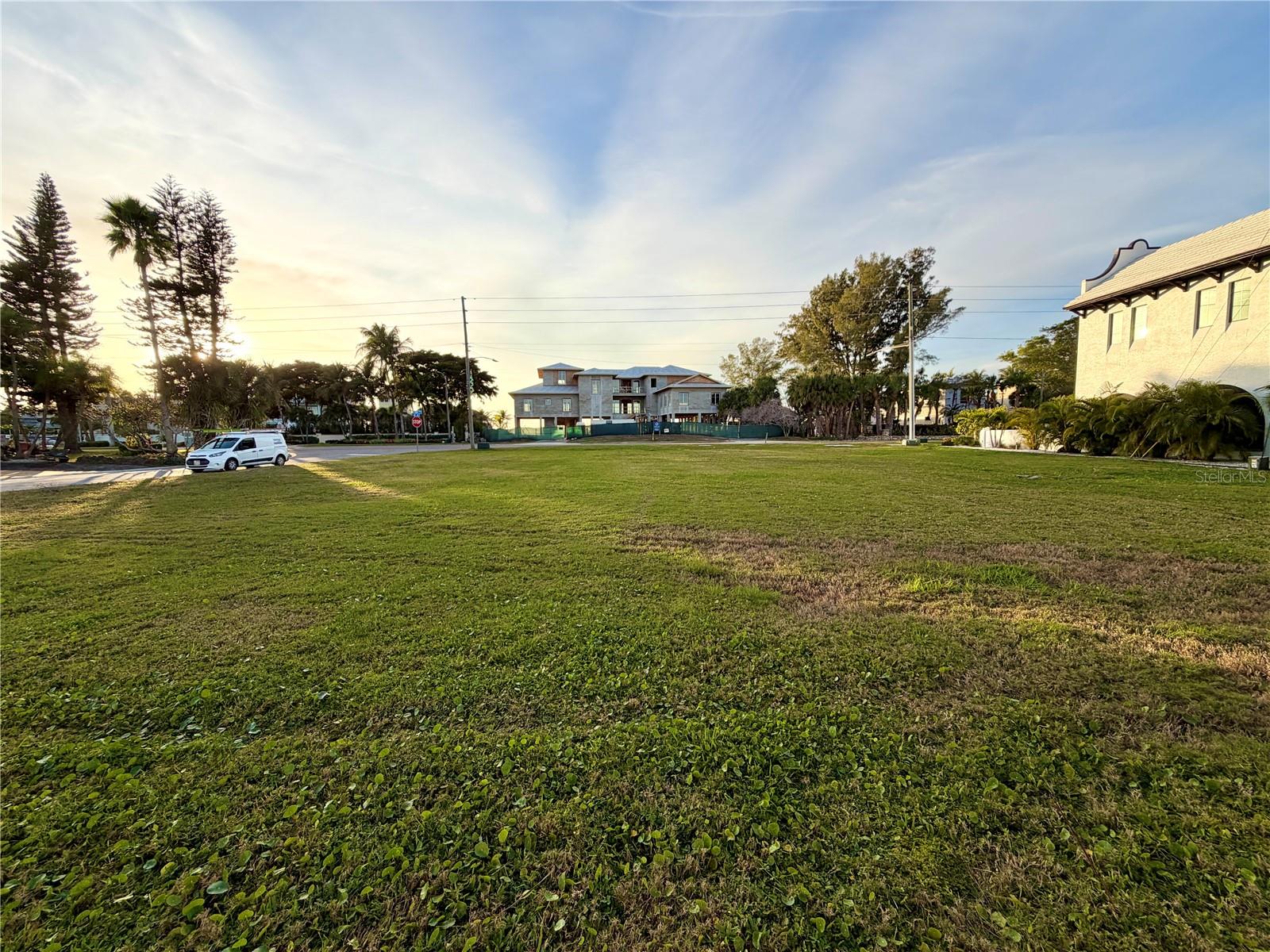 Image 13 of 20 For  4th Street  