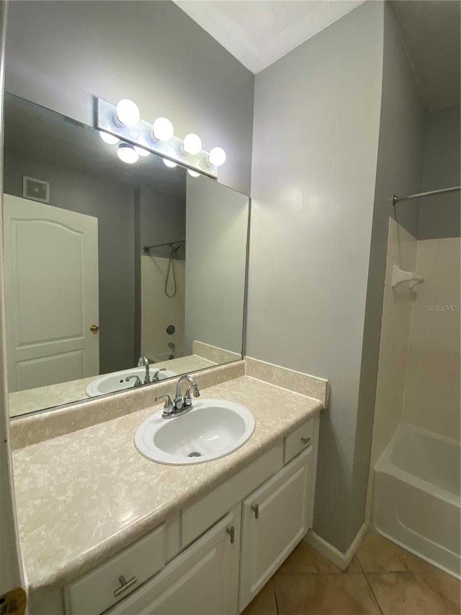 Image 16 of 34 For 10504 Villa View Cir