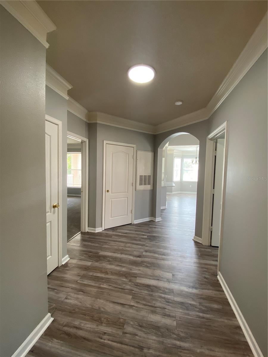 Image 3 of 34 For 10504 Villa View Cir