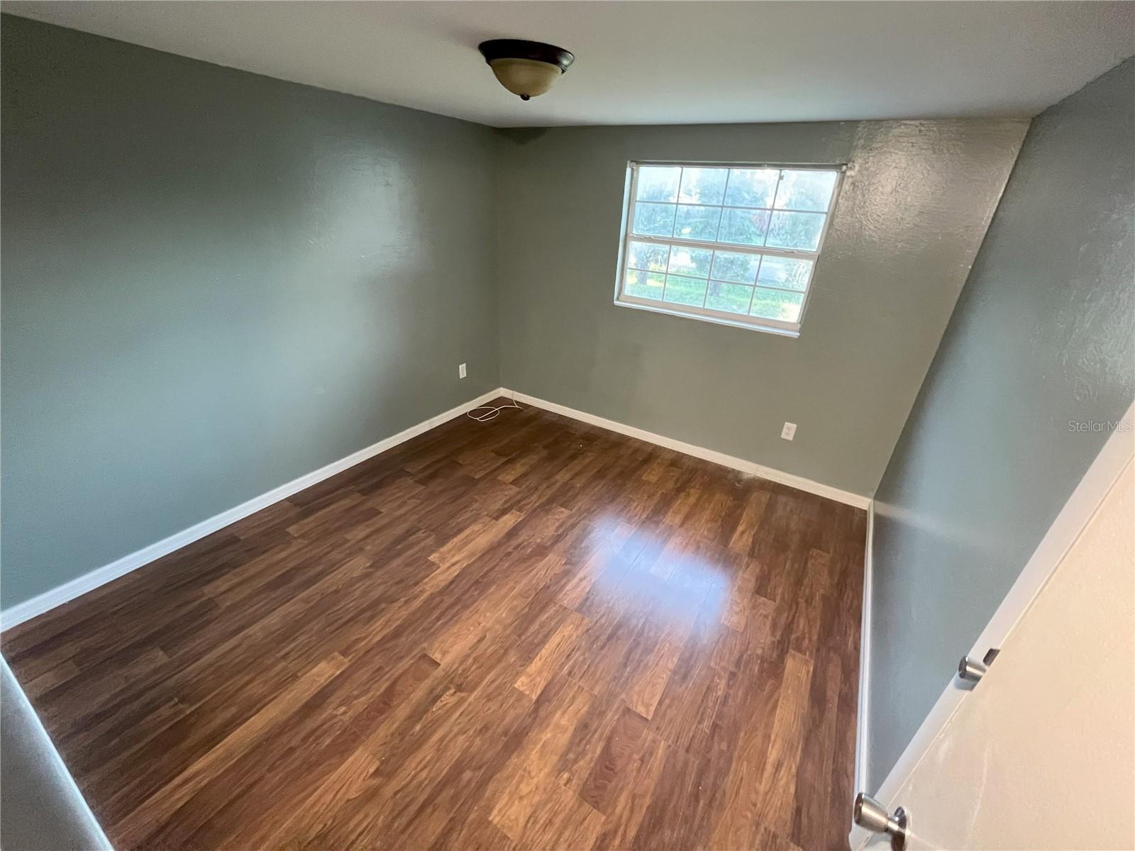 Image 11 of 15 For 1534 Goodyear Avenue