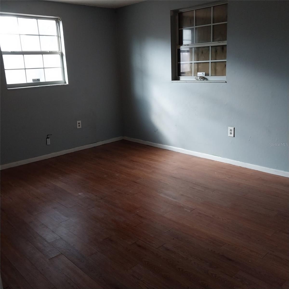 Image 4 of 15 For 1534 Goodyear Avenue