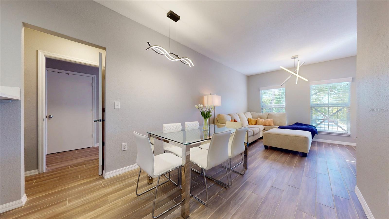 Image 14 of 32 For 410 Armenia Avenue 922