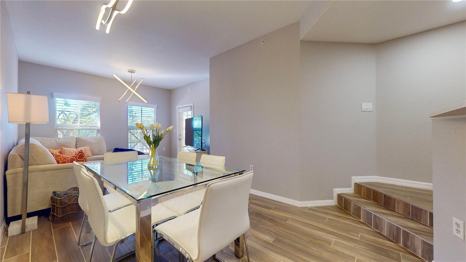 Image 16 of 32 For 410 Armenia Avenue 922