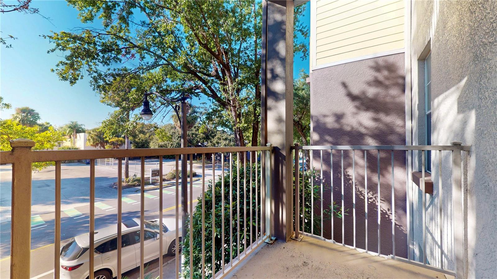 Image 17 of 32 For 410 Armenia Avenue 922