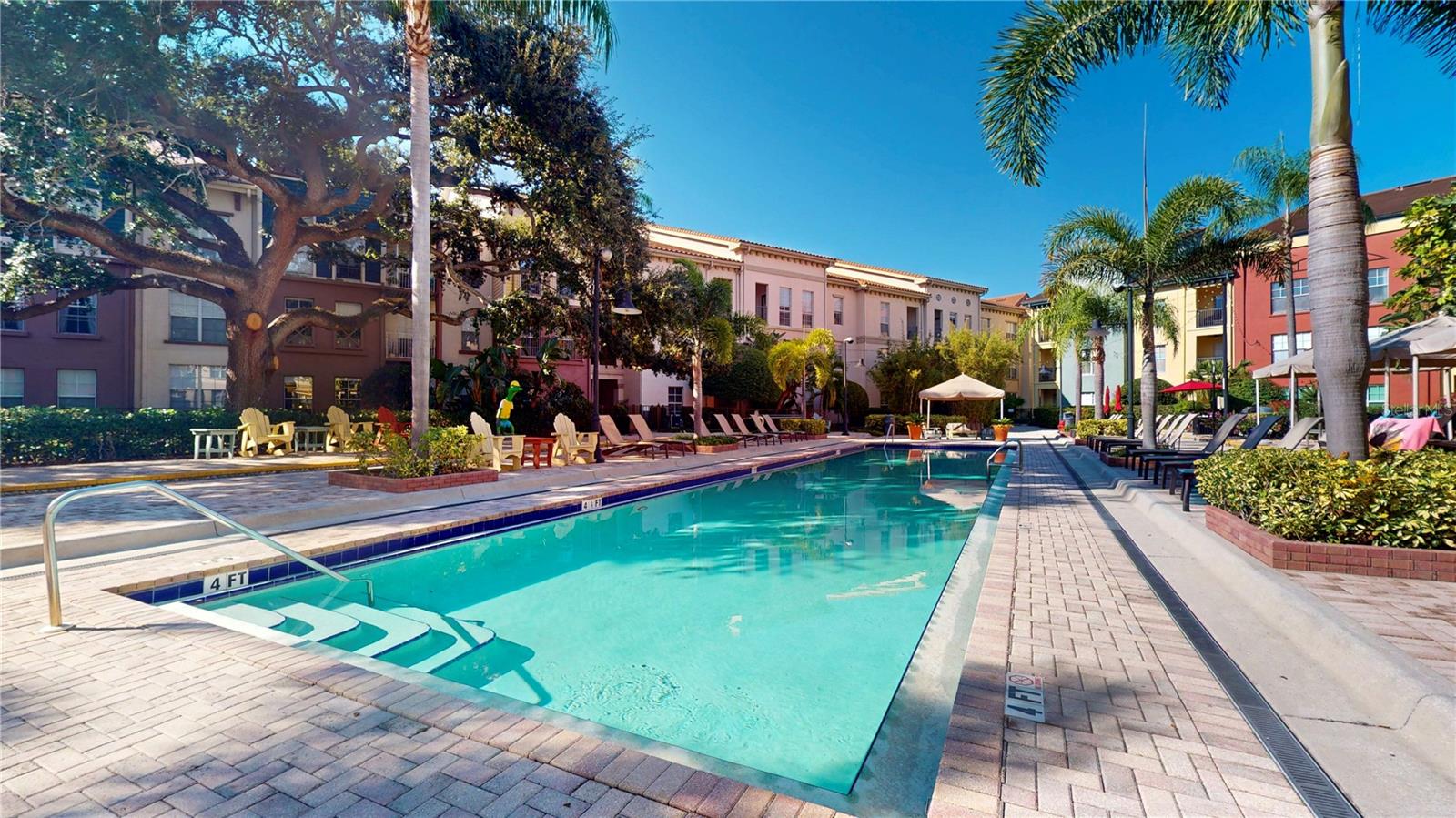 Image 29 of 32 For 410 Armenia Avenue 922