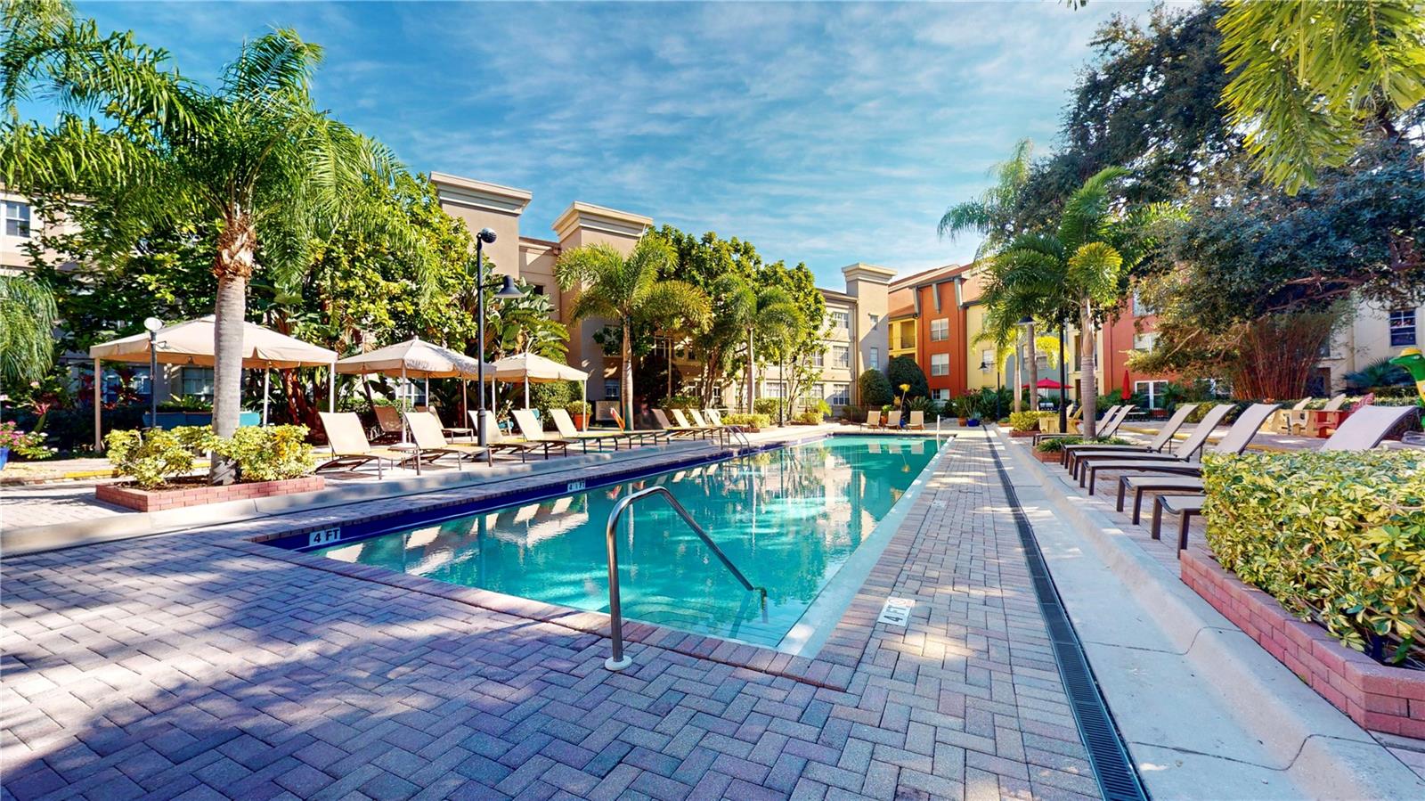 Image 30 of 32 For 410 Armenia Avenue 922