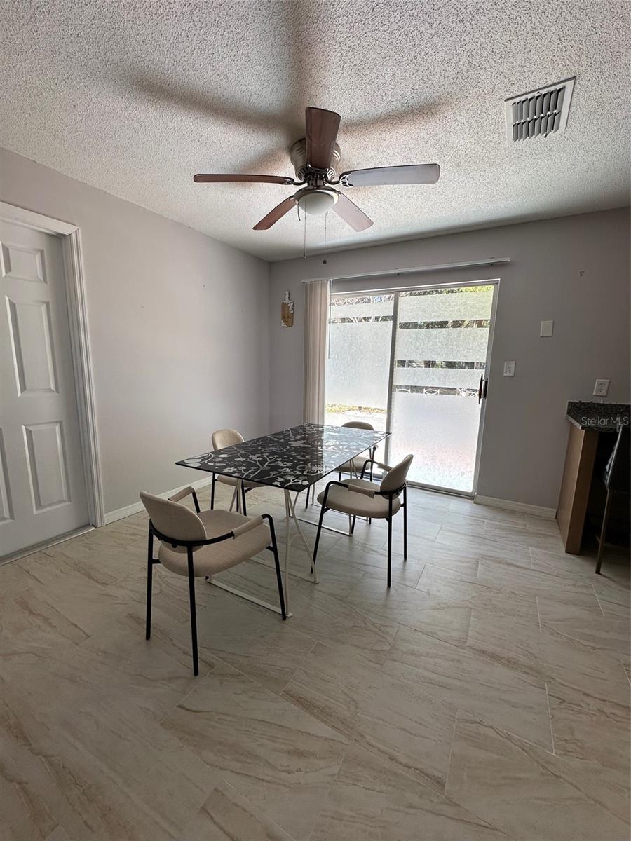 Listing photo id 9 for 3440 Olive Avenue