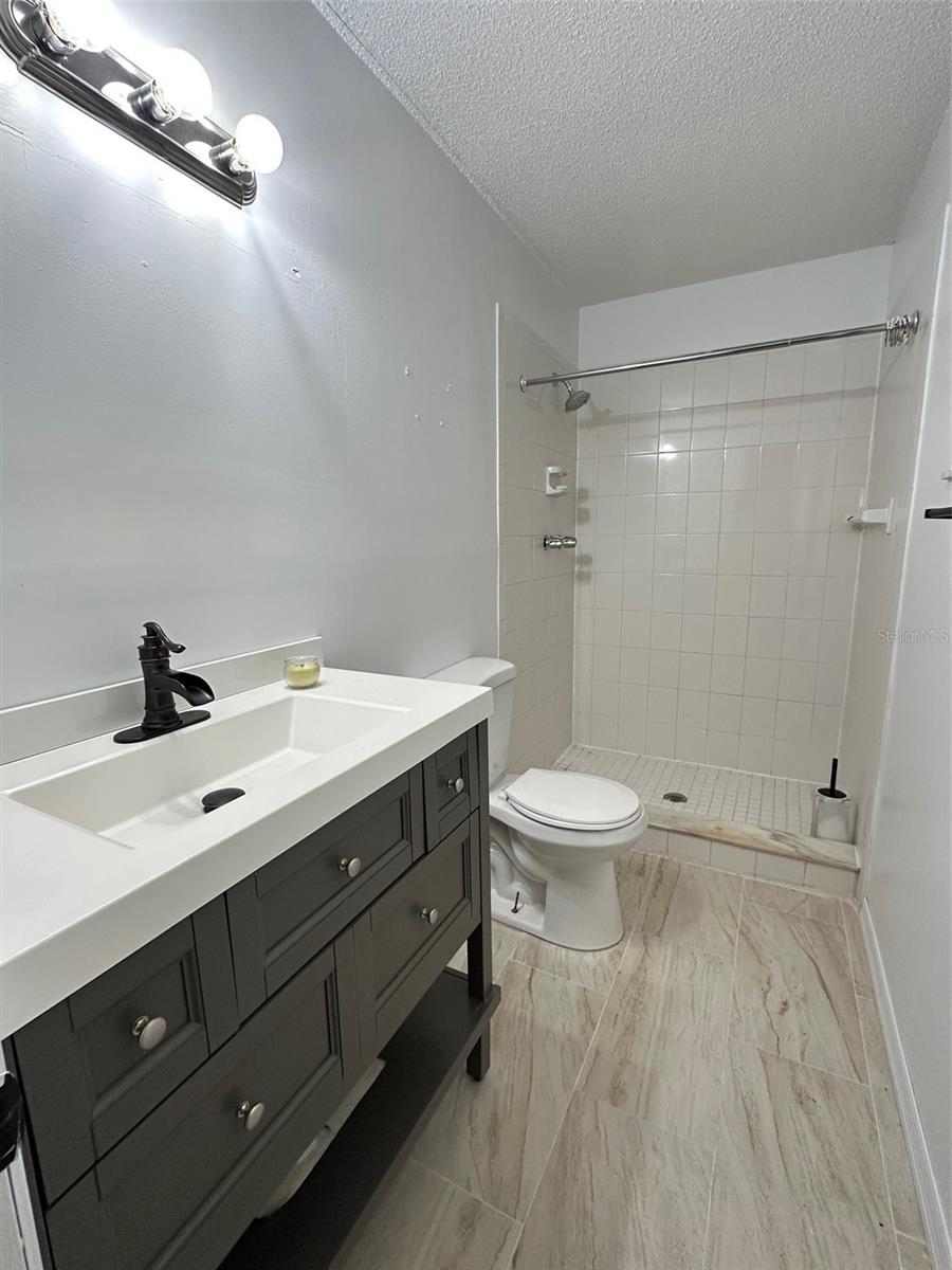 Listing photo id 13 for 3440 Olive Avenue