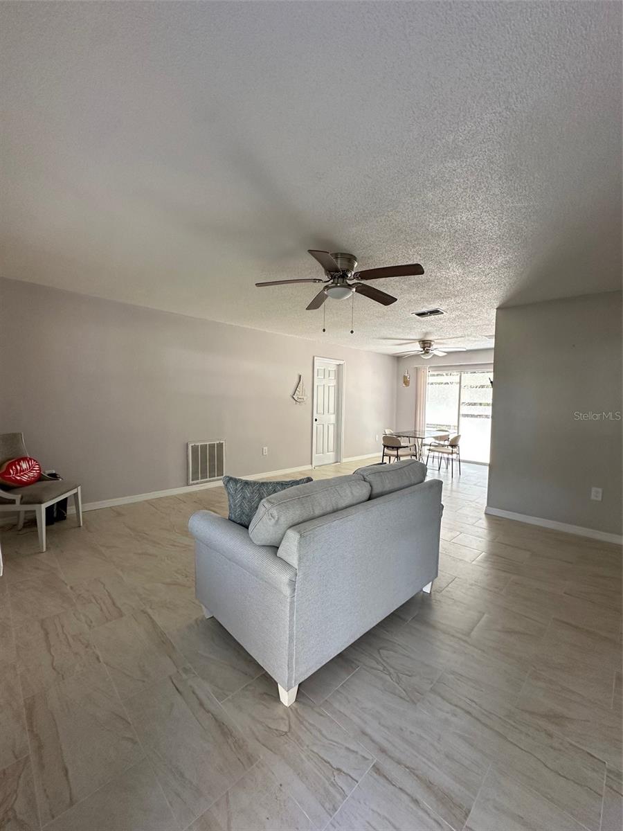 Listing photo id 6 for 3440 Olive Avenue