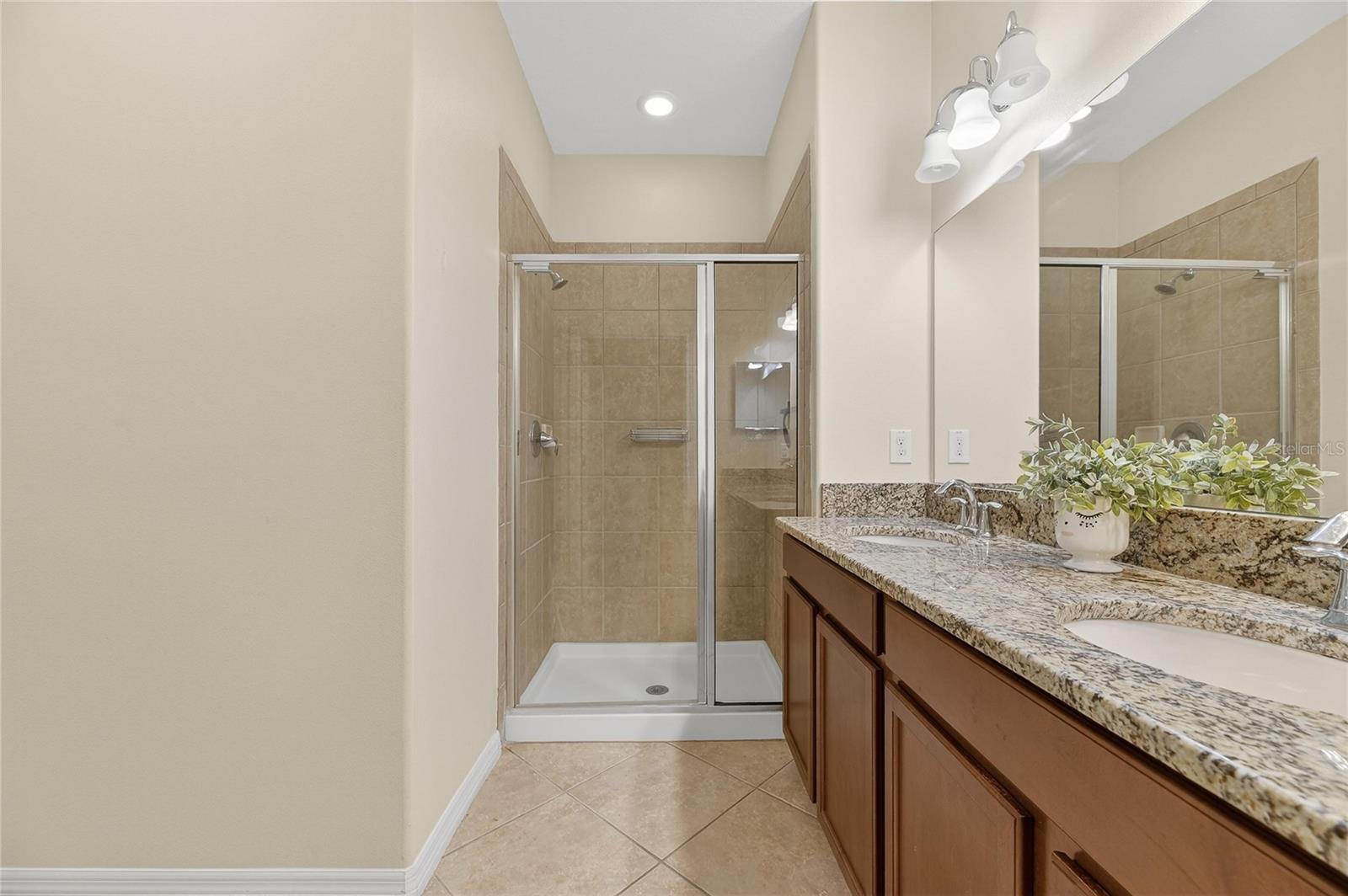 Listing photo id 14 for 20041 Satin Leaf Avenue