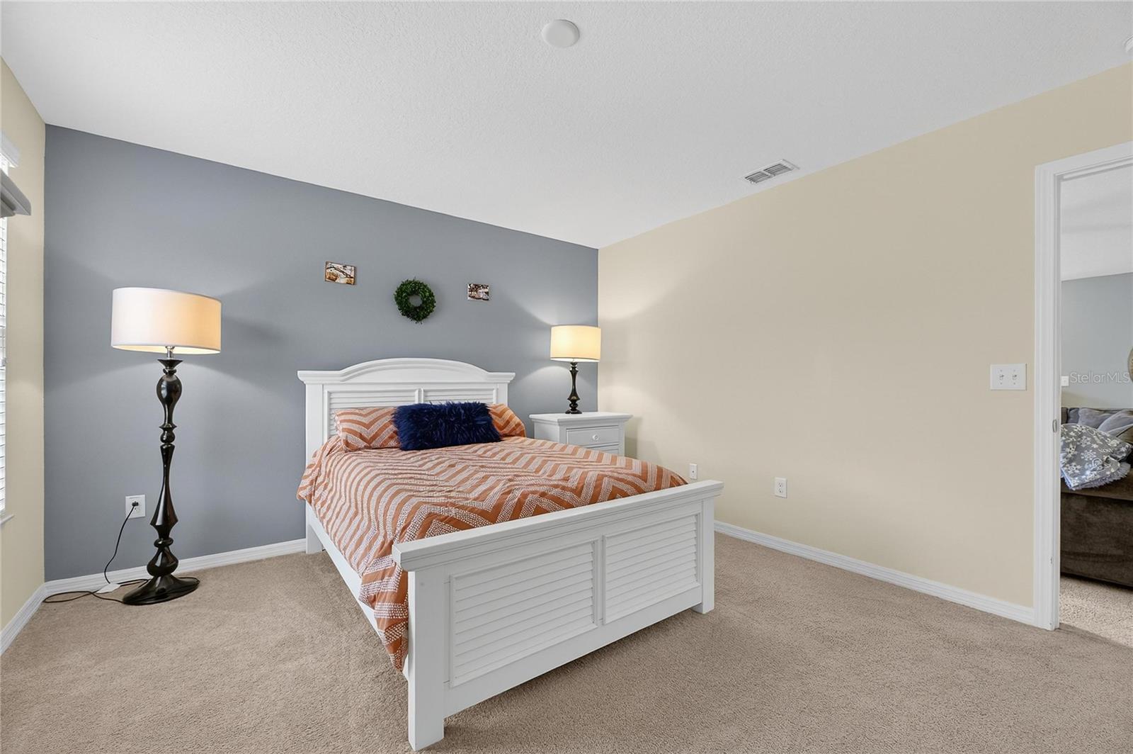 Listing photo id 16 for 20041 Satin Leaf Avenue