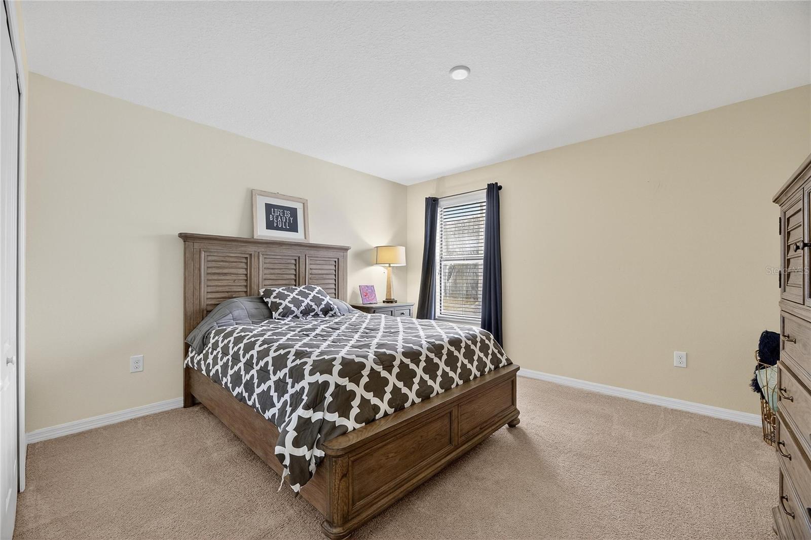 Listing photo id 17 for 20041 Satin Leaf Avenue