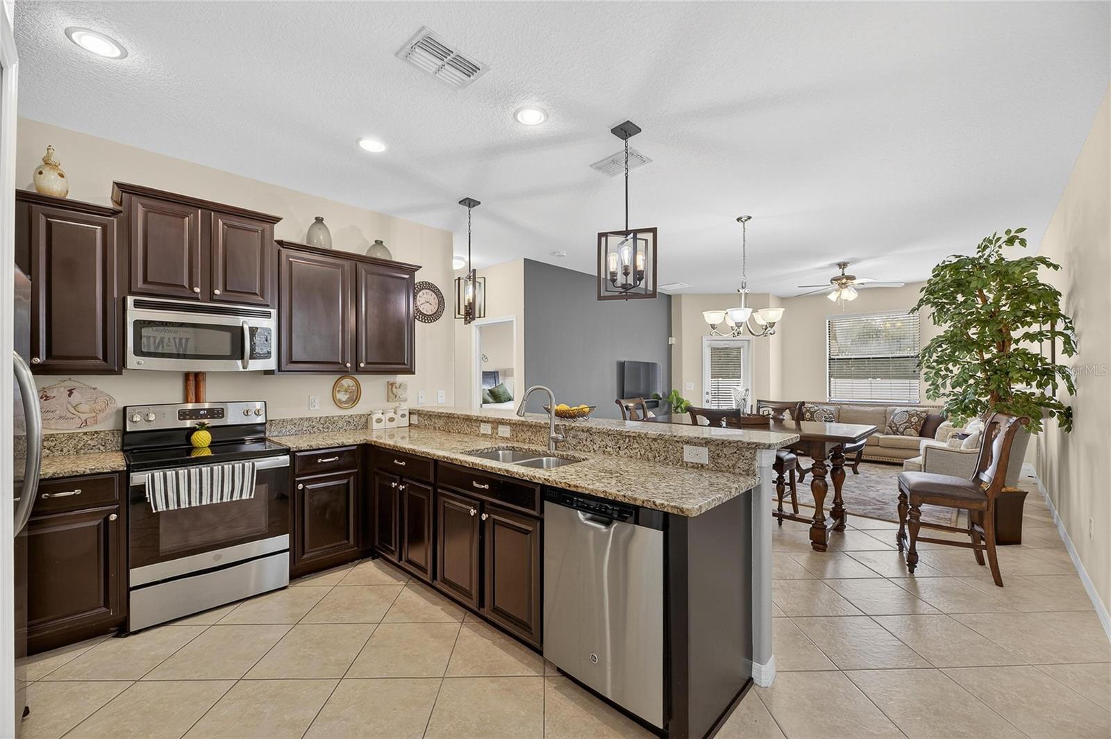 Listing photo id 0 for 20041 Satin Leaf Avenue