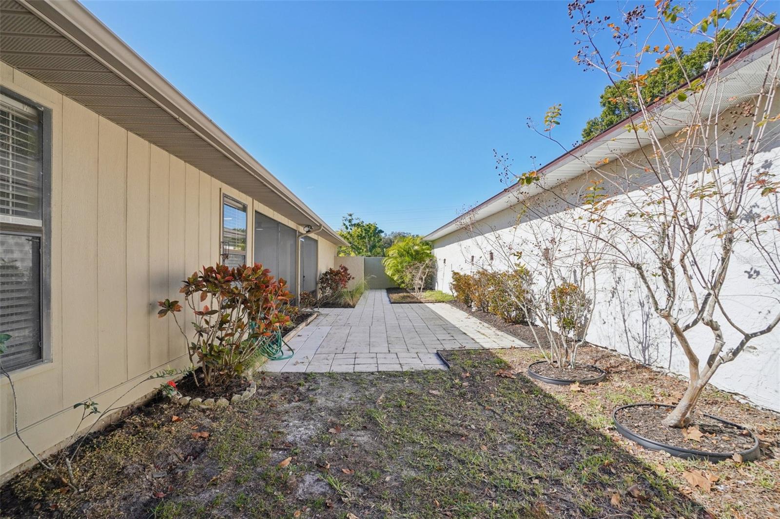 Image 11 of 61 For 679 Bonnie Boulevard