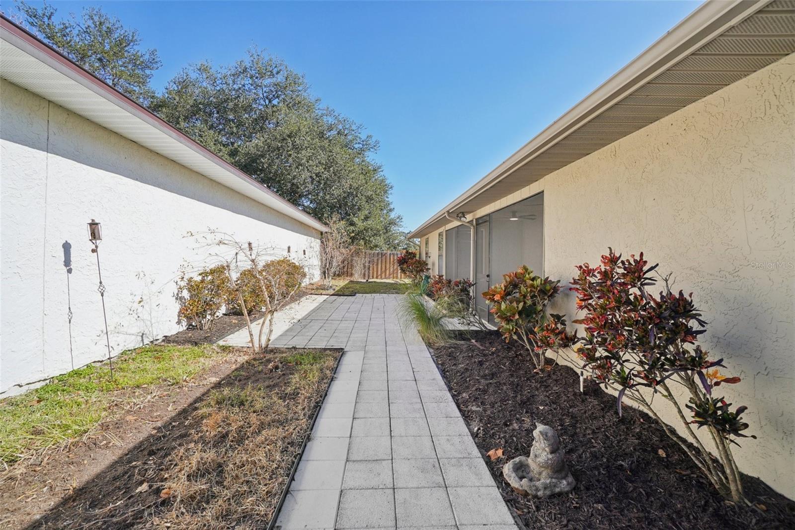 Image 13 of 61 For 679 Bonnie Boulevard