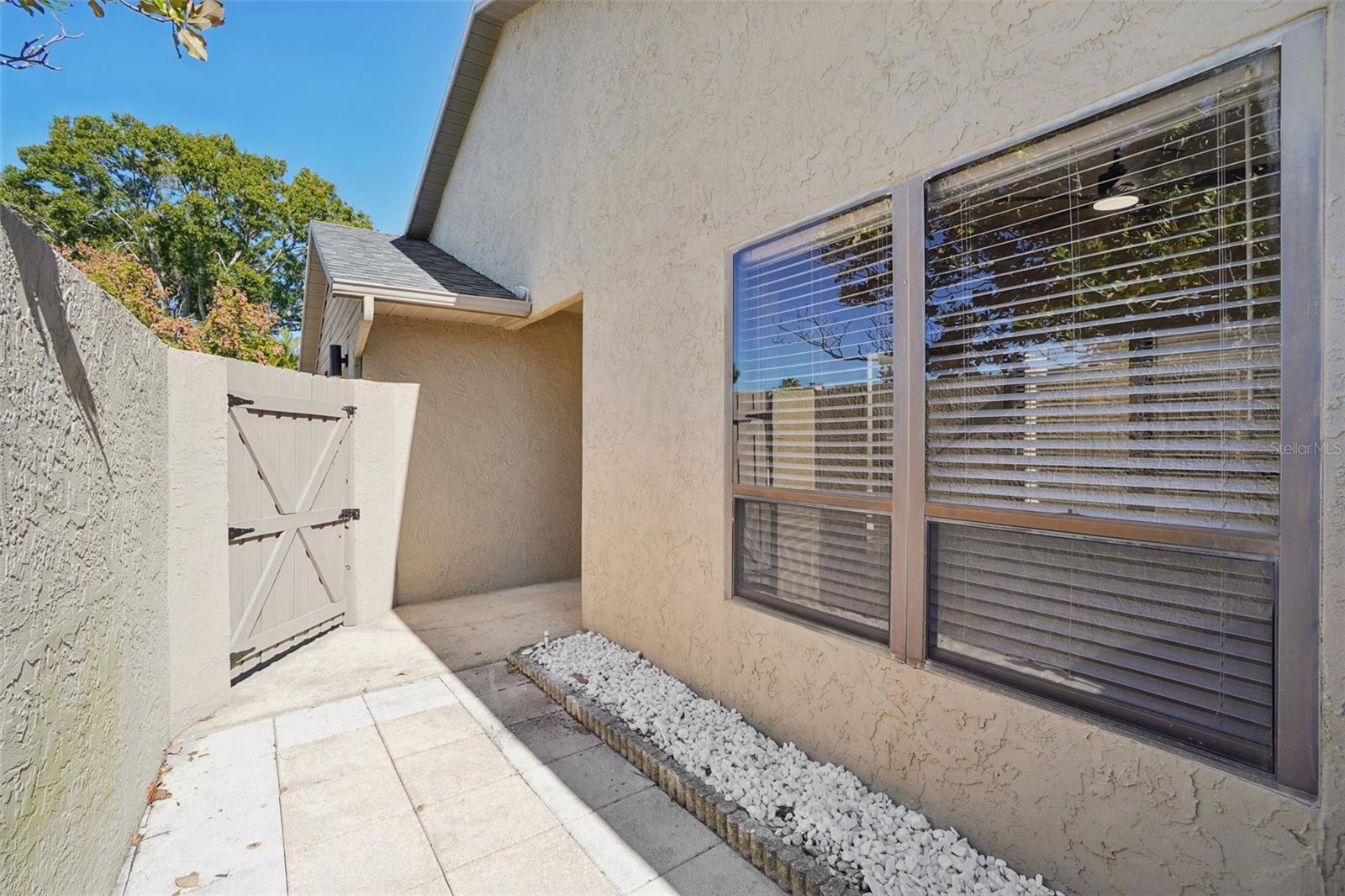 Image 16 of 61 For 679 Bonnie Boulevard