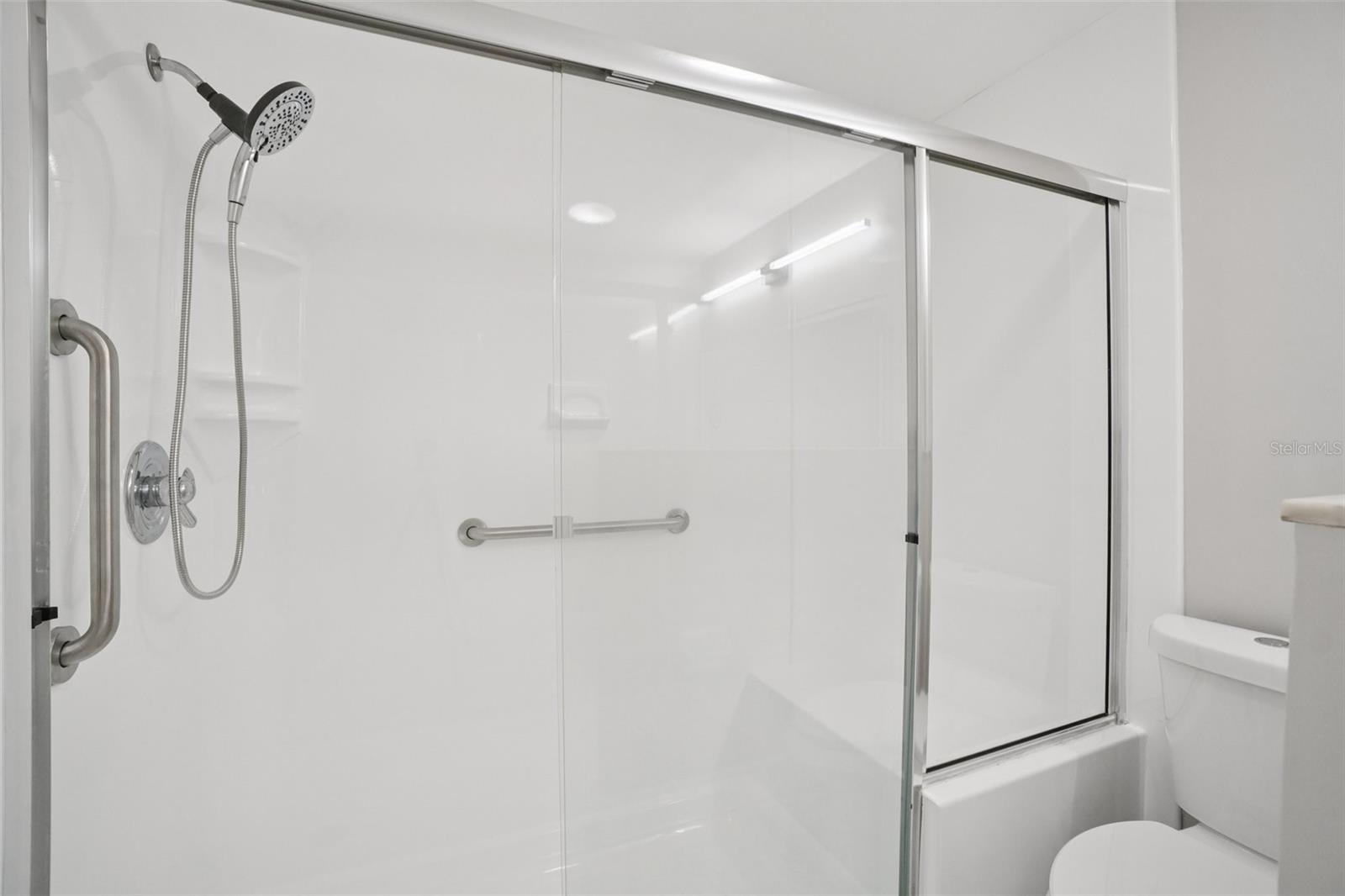 Image 18 of 61 For 679 Bonnie Boulevard