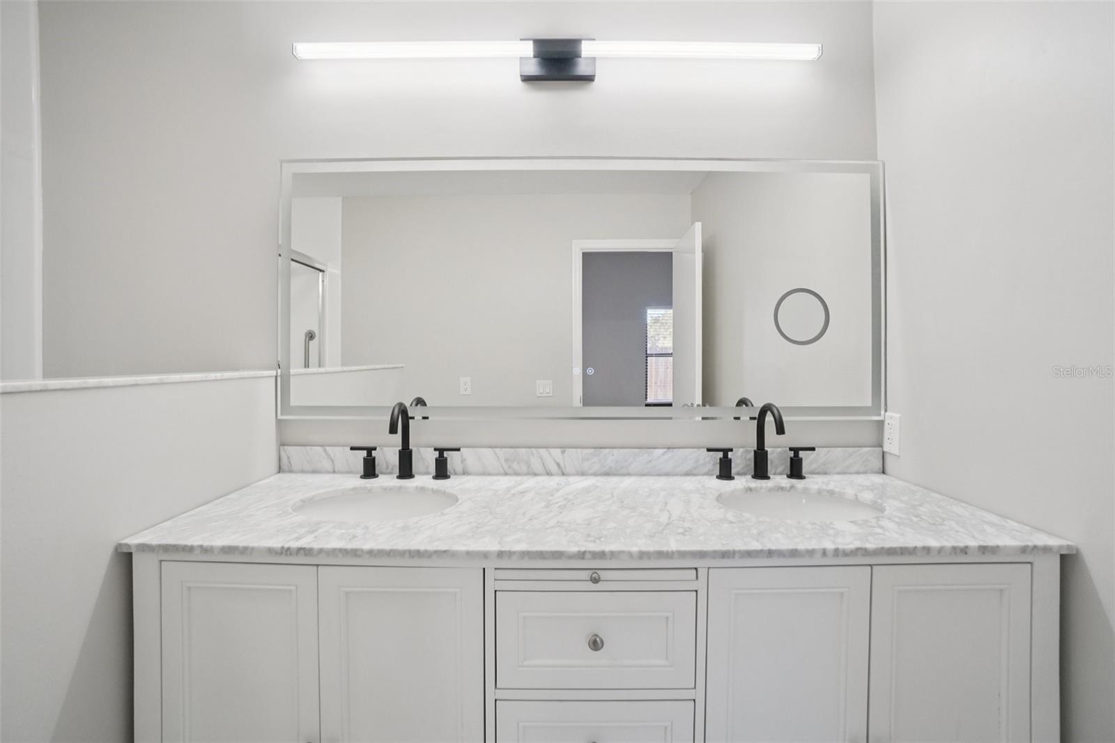 Image 20 of 61 For 679 Bonnie Boulevard