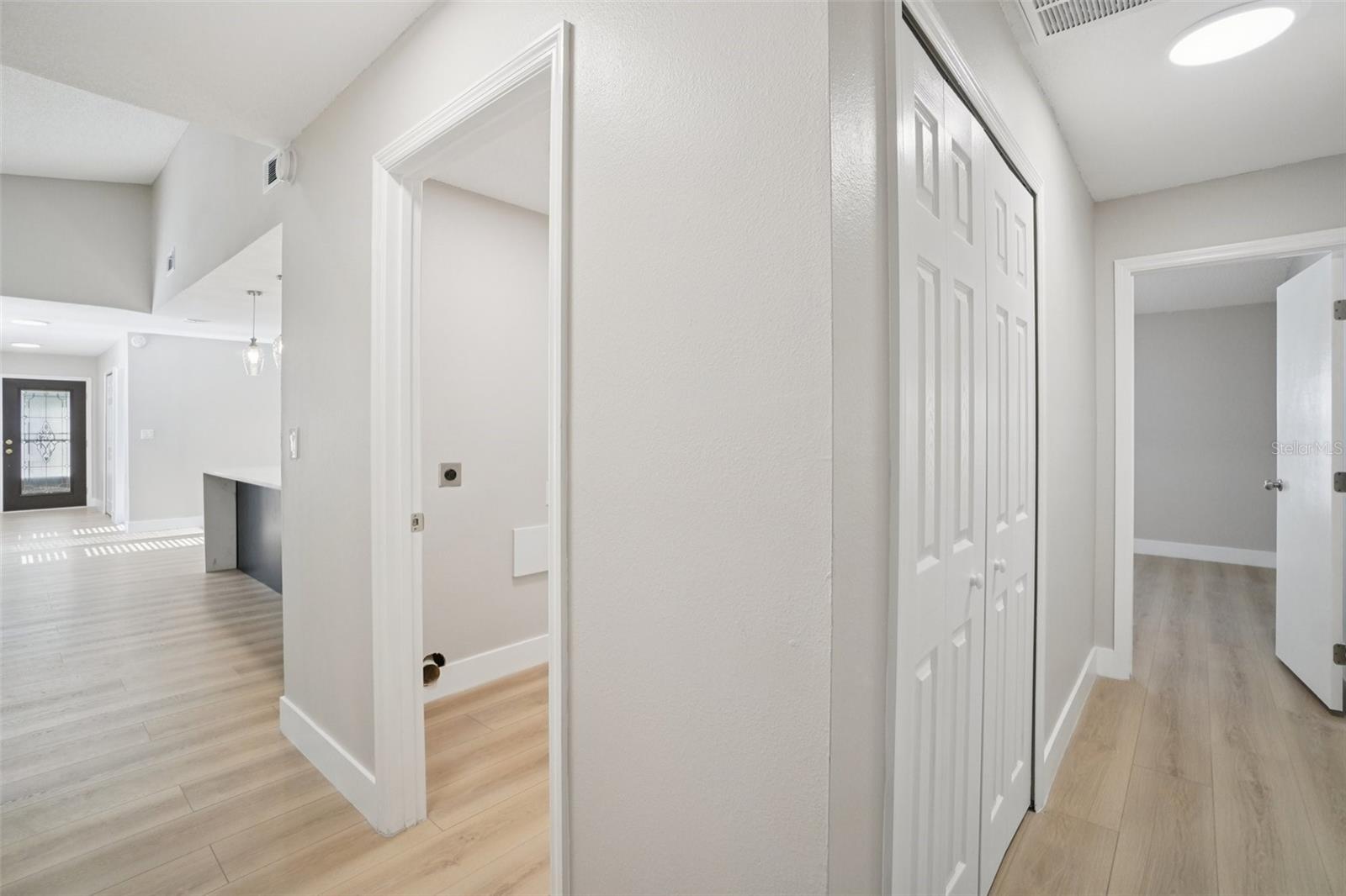 Image 22 of 61 For 679 Bonnie Boulevard