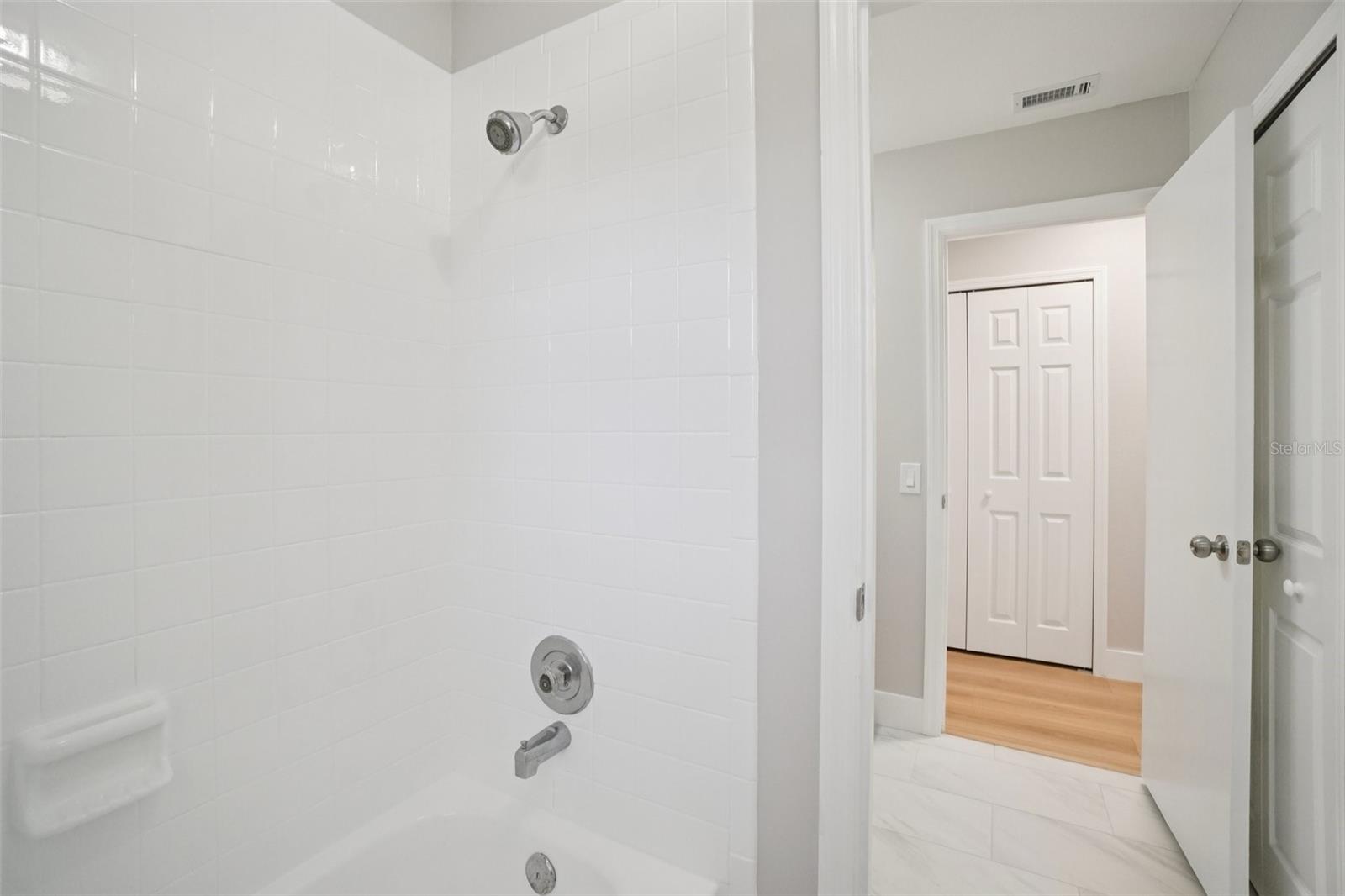 Image 23 of 61 For 679 Bonnie Boulevard