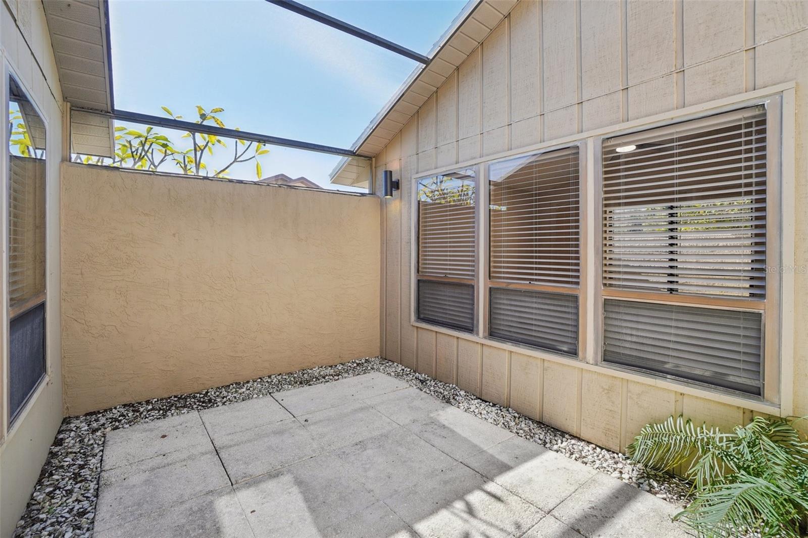 Image 33 of 61 For 679 Bonnie Boulevard