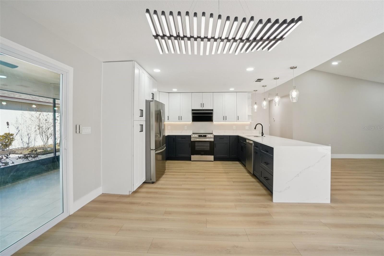 Image 38 of 61 For 679 Bonnie Boulevard