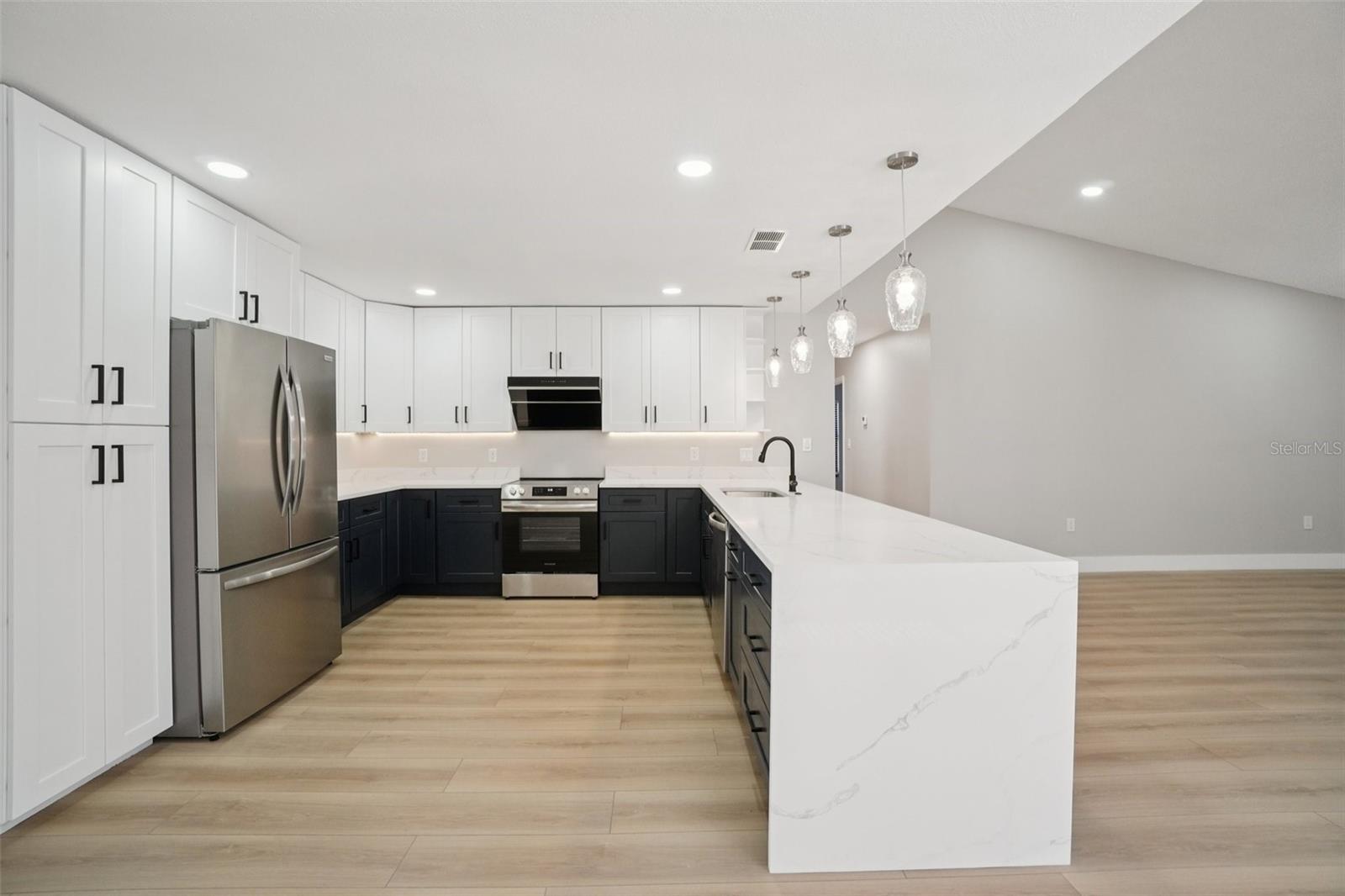 Image 39 of 61 For 679 Bonnie Boulevard