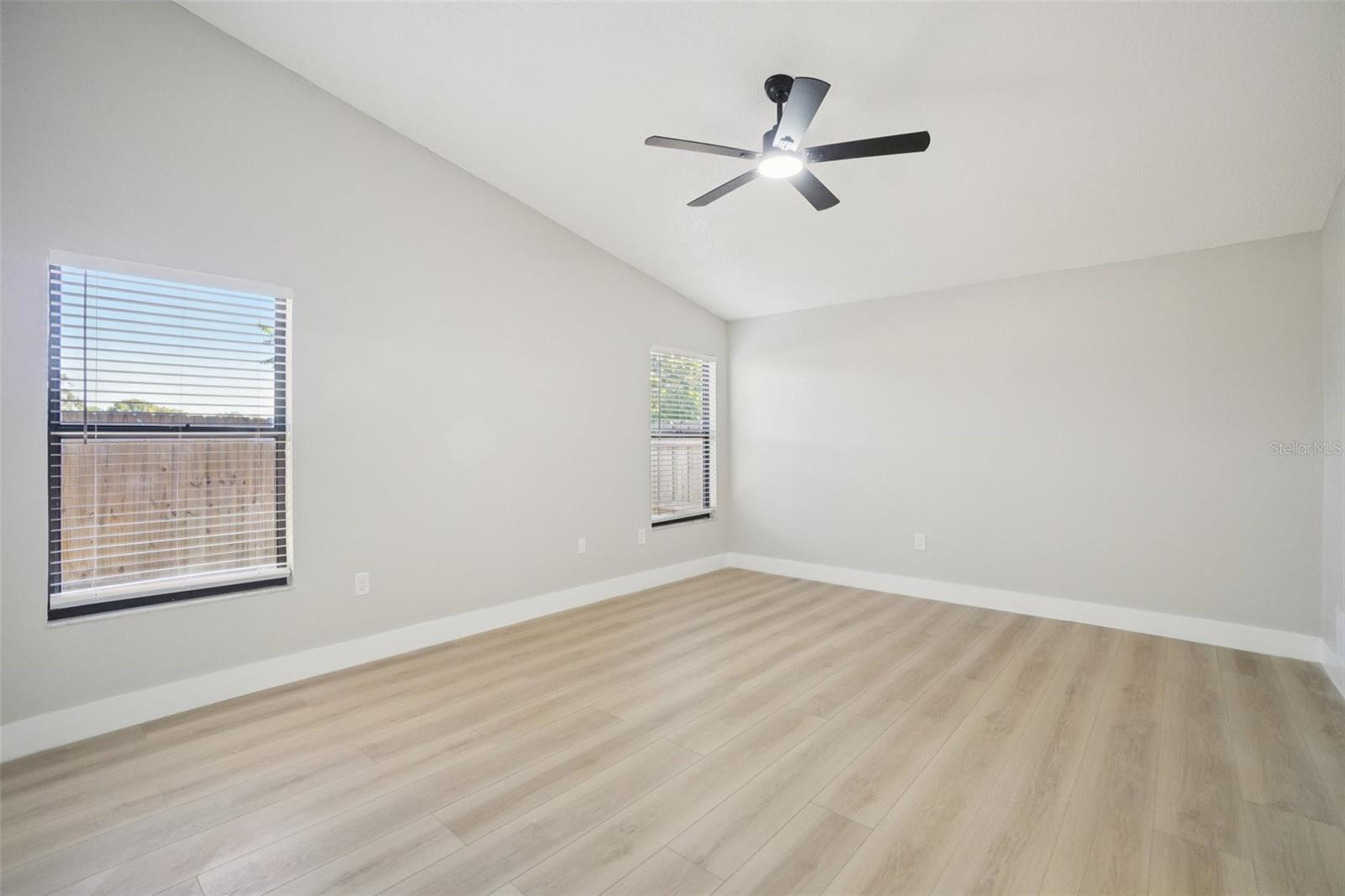 Image 4 of 61 For 679 Bonnie Boulevard