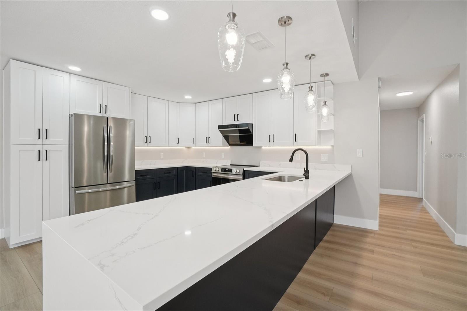 Image 40 of 61 For 679 Bonnie Boulevard