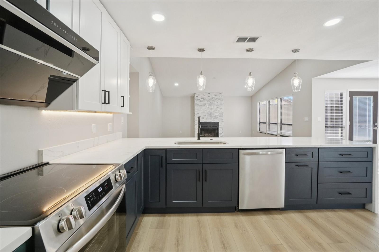 Image 44 of 61 For 679 Bonnie Boulevard