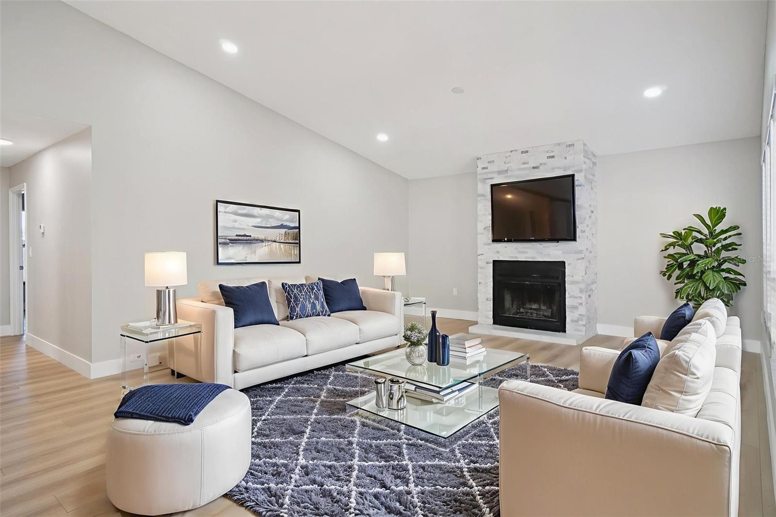 Image 56 of 61 For 679 Bonnie Boulevard