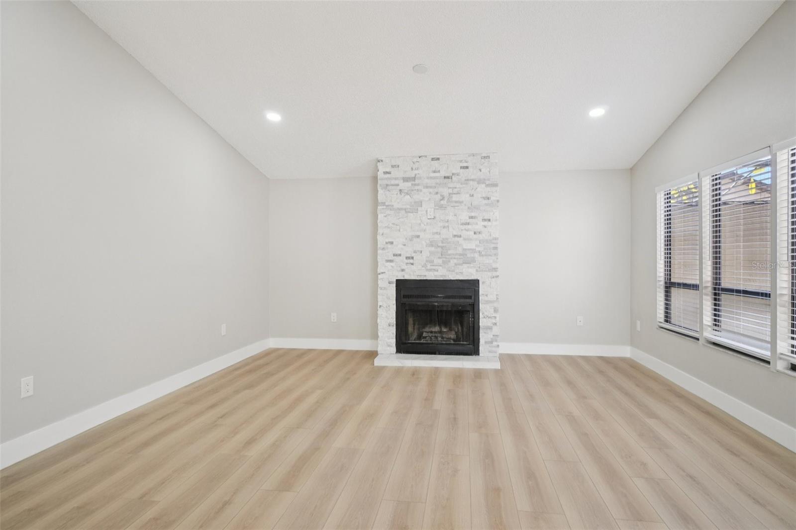 Image 57 of 61 For 679 Bonnie Boulevard