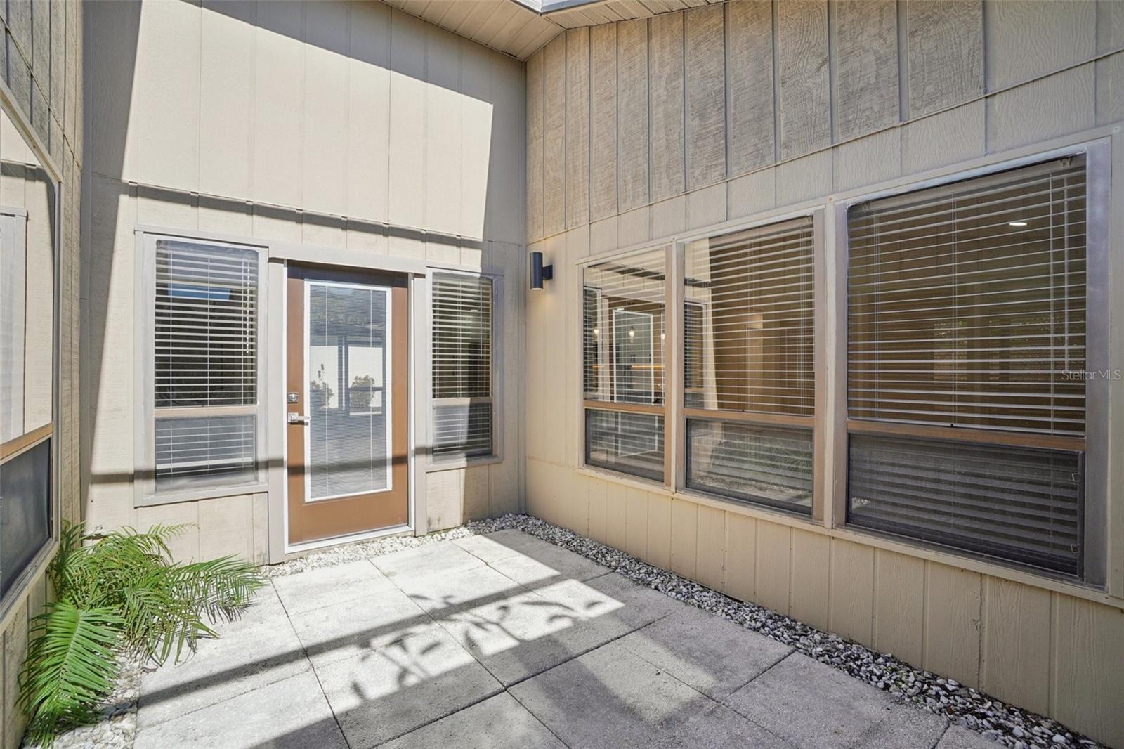 Image 7 of 61 For 679 Bonnie Boulevard