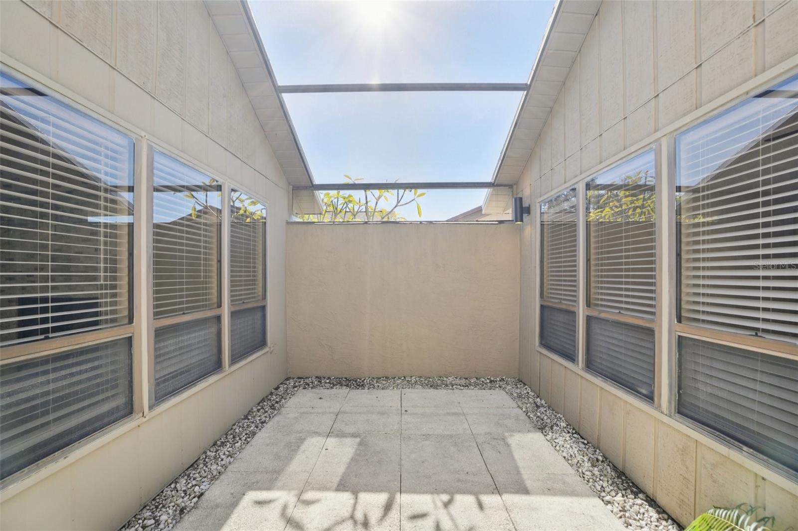 Image 9 of 61 For 679 Bonnie Boulevard